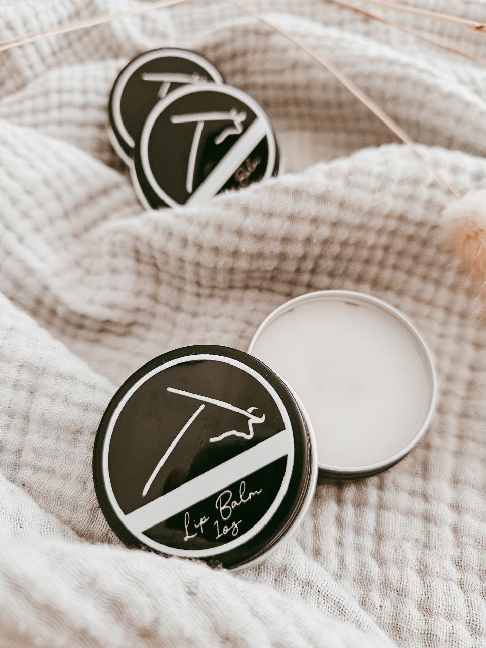 Talo lip balm tins