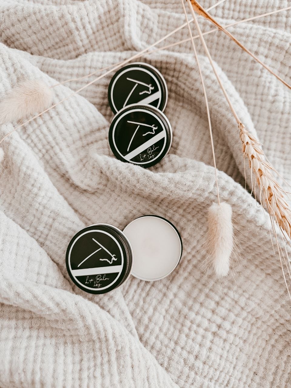 Talo lip balm tins