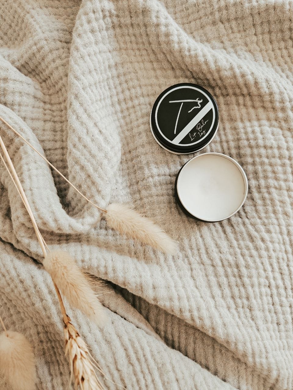 Talo lip balm tins